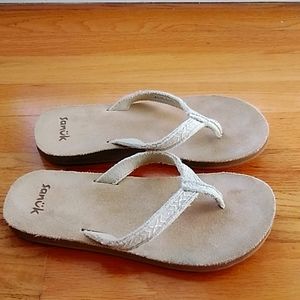 Sanuk flip flops womens 8 cream